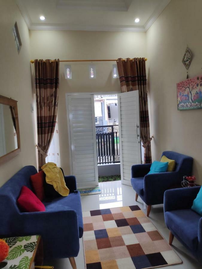 Homestay Wahyudi 1 Syariah Tlekung Eksteriør bilde